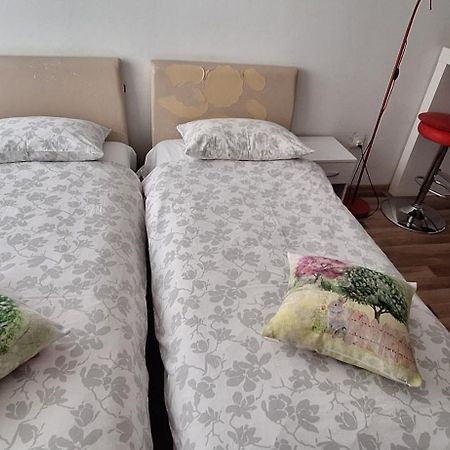 Klara Studio Apartman สปลิท ภายนอก รูปภาพ