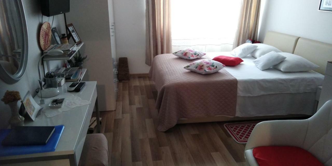 Klara Studio Apartman สปลิท ภายนอก รูปภาพ
